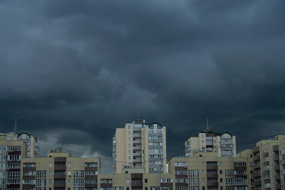 CRVENE SE MAPE, STIŽE VELIKA PROMENA VREMENA U SRBIJU! Noćas u OVO vreme kreće brutalan udar nepogoda u Srbiji, a od sutra PAD na 16 stepeni! (MAPE)