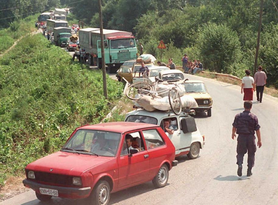 "HRVATSKA SLAVI, A MI TUGUJEMO SVAKOG DANA" Potresna svedočenja dece iz kolone: "Kamion je zaobilazio tela, pucali su na nas...To nikada ne prolazi"