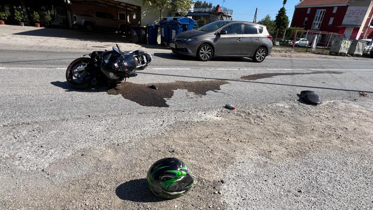MOTOCIKLISTA IZ ČAČKA PODLEGAO POVREDAMA Udario u automobil ispred sebe i poginuo na licu mesta