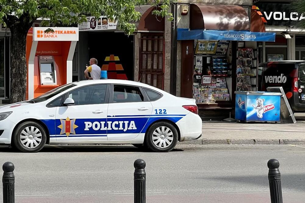 POKUŠAO DA OPLJAČKA SVOJU ŽENU! Došao na trafiku u Podgorici gde ona radi i tražio joj pare - kad mu nije dala, hteo da joj otme pazar...