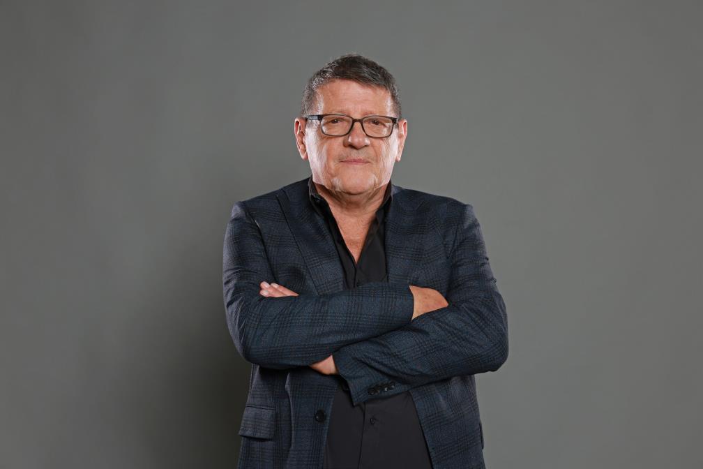 FAMOZNO: DAVITELJ PROTIV GUZITELJA