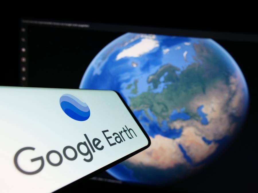 Srušena Ajfelova kula, tenkovi u Kijevu: Šta je sve Google Earth dozvolio da se izmisli