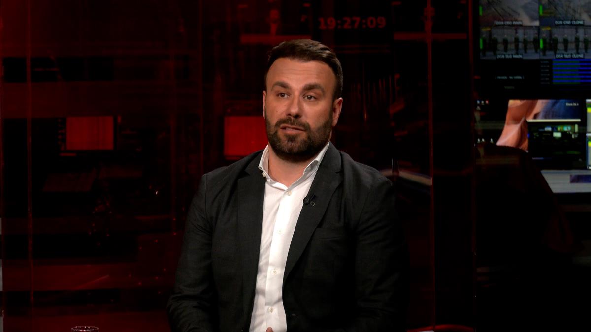 "VOLEO BIH DA USVOJIM DETE!" Naš pevač iznenadio izjavom o roditeljstvu, evo kako bi dečaku dao ime