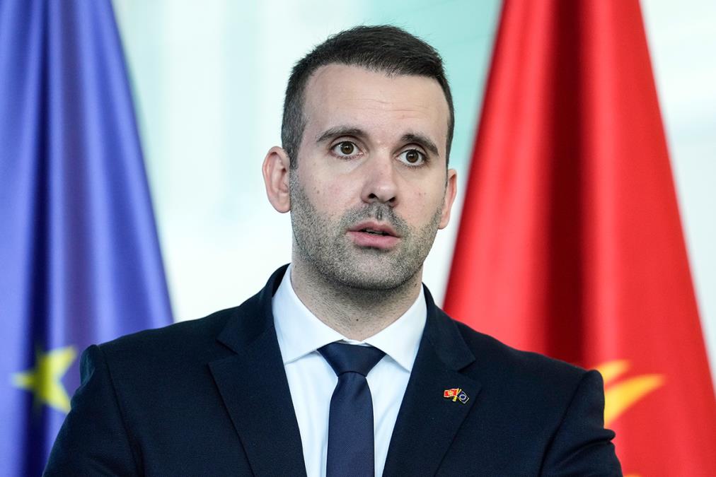 BRUKA! DPS NAPALA SPAJIĆA ZBOG TOGA ŠTO JE PRIHVATIO POMOĆ SRBIJE U GAŠENJU POŽARA "Ne traži pomoć od NATO partnera nego prima Vučićevu milostinju"