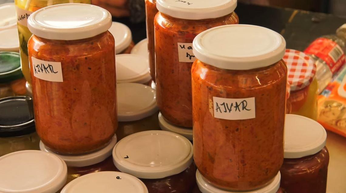 Domaći sos za picu u teglama – jeftinija i zdravija alternativa kupovnom kečapu