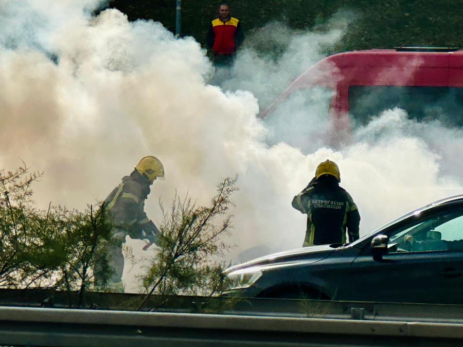 ZAPALJEN BMW U MIRIJEVU: Vatra buknula u gluvo doba noći, vlasnik ima krimi-dosije!