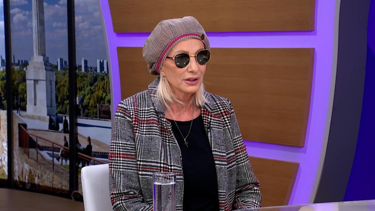 "PONUĐEN MU JE I DOBAR NOVAC, JA SAM BILA IZNENAĐENA" Cakana otkrila istinu o kolegi: Evo koji pevač nije hteo da zapeva na slavlju 