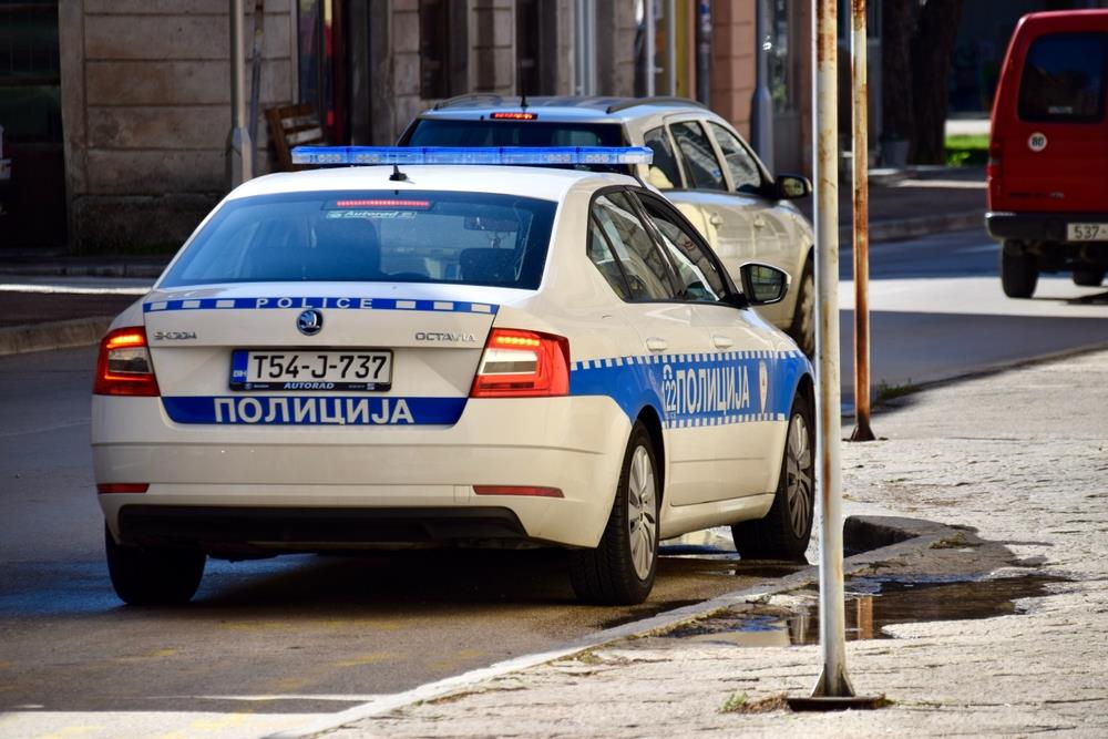 DRAMA U KISELJAKU! Maloletnici pronašli nešto užasno ispred prostorija RTV Herceg-Bosne