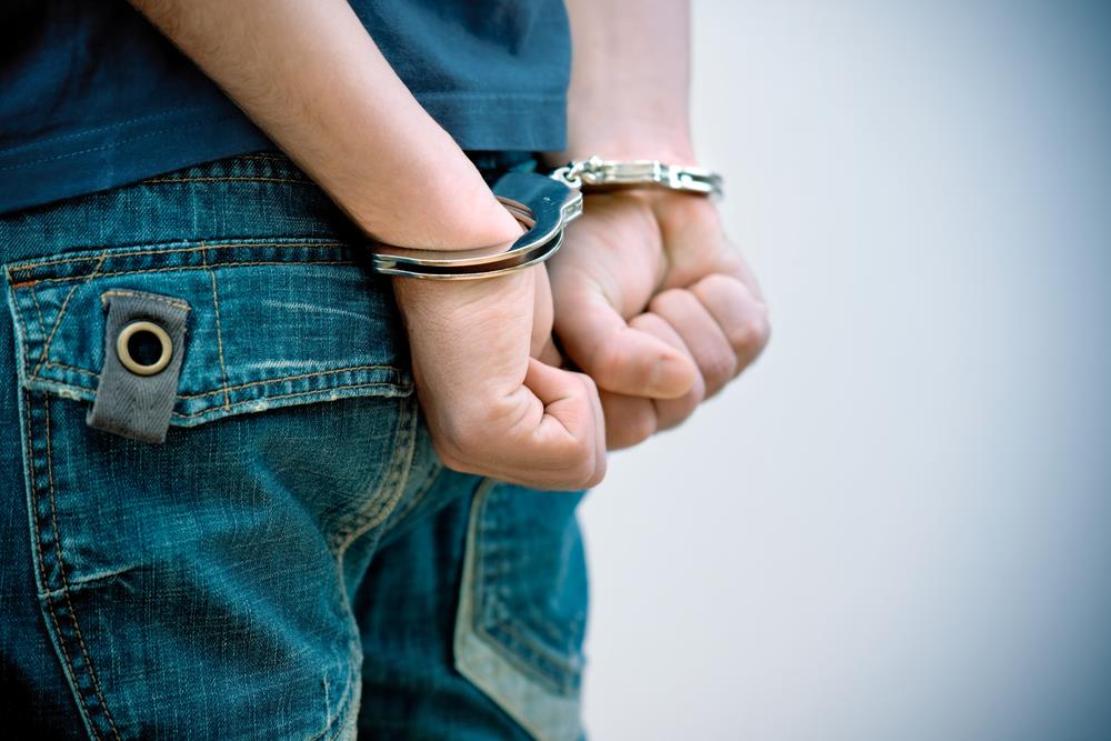 NASILJE NA VOŽDOVCU: Pijan nasrnuo na bivšu ženu i njenu sestru