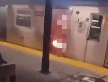 POŽAR U METROU U BARSELONI: Voz ostao zaglavljen, putnici nasilno otvorili vrata (VIDEO)