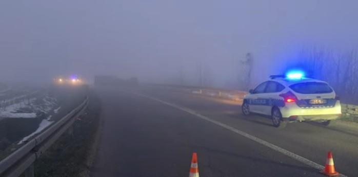 "GOLF" SLETEO SA PUTA KOD BIJELJINE: Vozač završio sa povredama