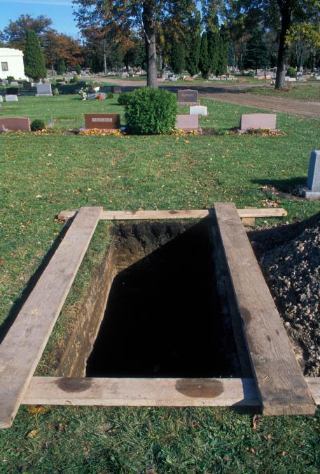 Devet puta sam izbegao smrt, sad sam počeo sam sebi da kopam grob: Celo selo mi se čudilo, a ja ga spremam natenane