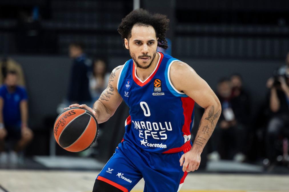 PO SVAKU CENU ŽELI U REDOVE NAJVEĆEG RIVALA: Larkin plaća iz svog džepa da pređe u Fenerbahče