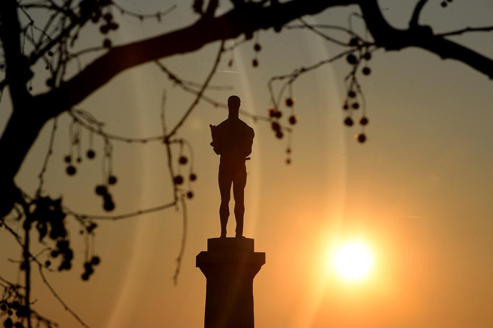 IDEALAN PROLEĆNI VIKEND JE PRED NAMA: Temperatura konačno skočila, ulice su pune ljudi - vreme idealno za uživanje u prirodi