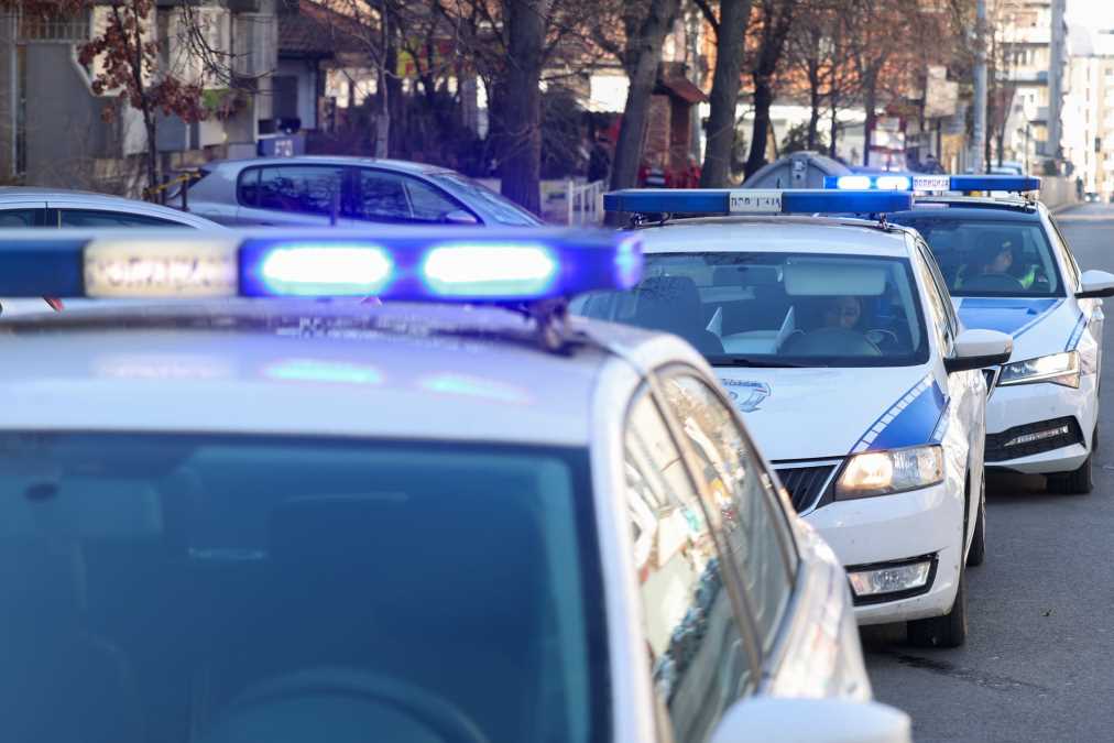 MALOLETNIK PRETUČEN U BEOGRADU: Izašli iz auta, skinuli mu majicu i počeli da ga udaraju