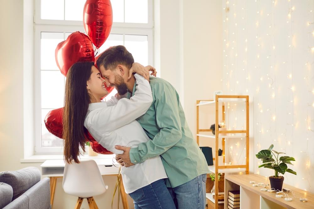 Privlači vas neko drugi, a volite svog partnera? Evo da li je to razlog za brigu