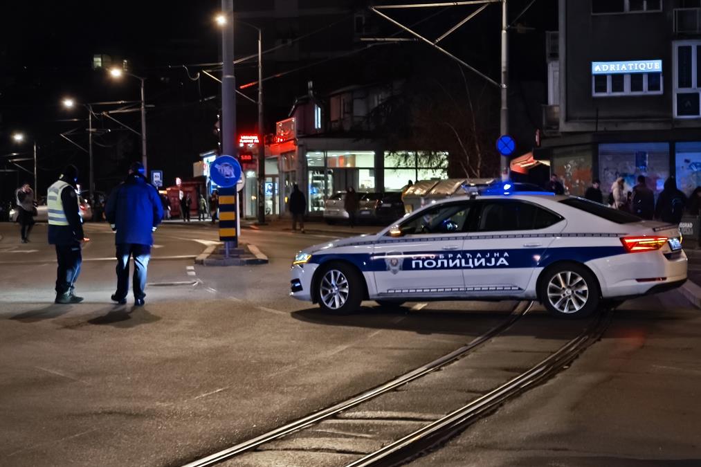 OTKRIVAMO ŠTA JE PRETHODILO UBISTVU ŽENE U LESKOVCU Očevidac stajao na ulici i video jeziv prizor: "Okrenula sam se, počela je da trči niz ulicu, ali..." (FOTO)