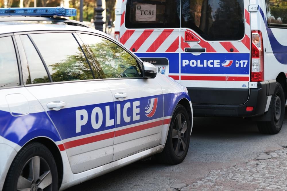 TELO BEBE NAĐENO U KESI U PARKU Horor u predgrađu Pariza, policija pokrenula istragu