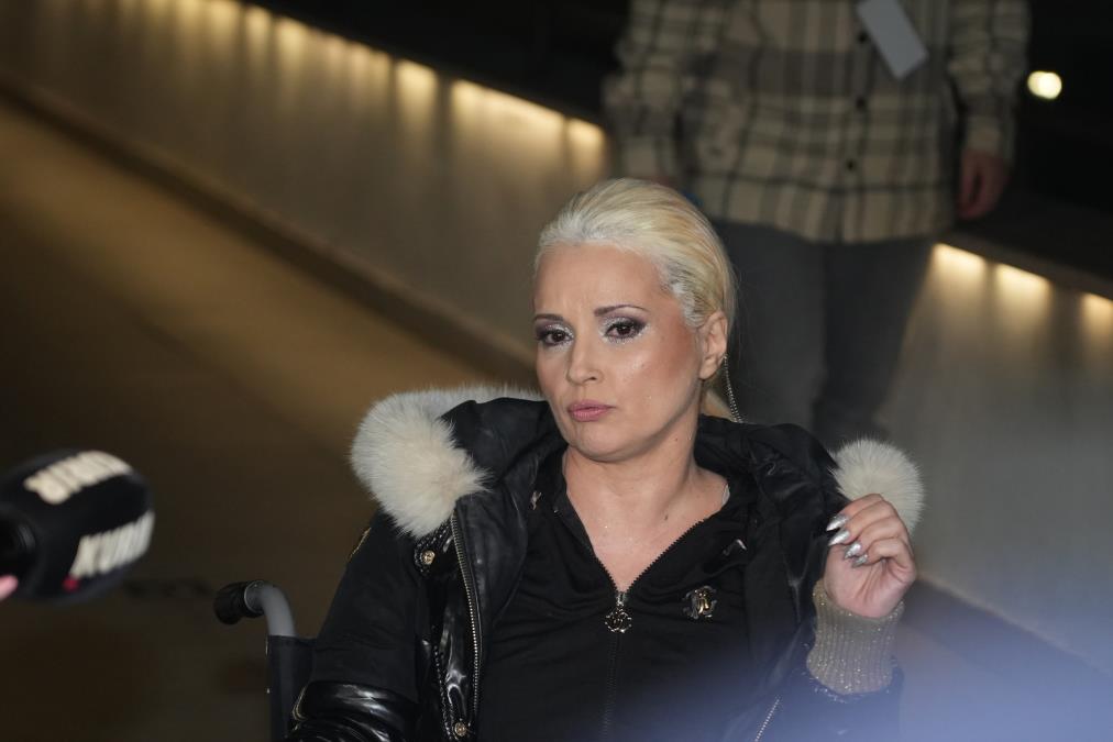 MAJA NIKOLIĆ UZJAHALA KVAD! Pevačica u haljinici leti pored polja suncokreta, kadrovi se šire internetom