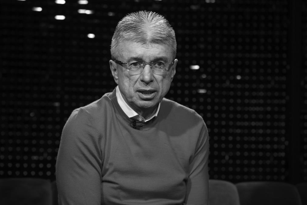 ONA JE BILA NA SPISKU SAŠINIH LJUBAVNICA Suzana je sve to znala! Popović digao pevačicu sa dna, došla mu na vrata: Nemam pare, ako možete... 