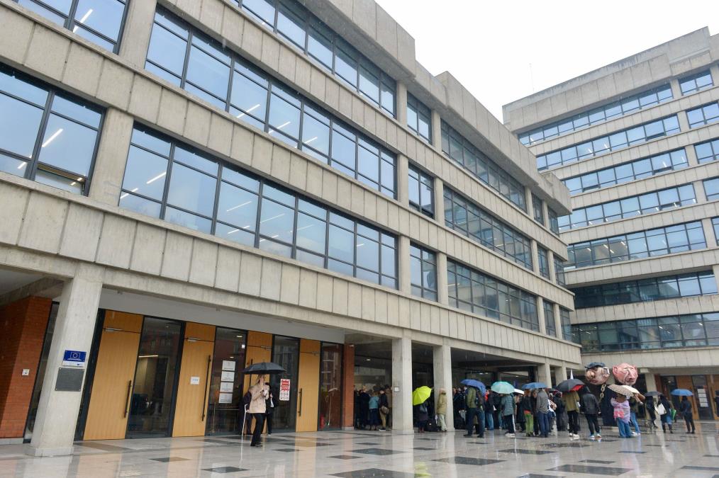 SASLUŠANI POLICAJCI UHAPŠENI ZBOG ZLOUPOTREBA: Bezbednosno interesantnoj osobi omogućili nabavku oružja?