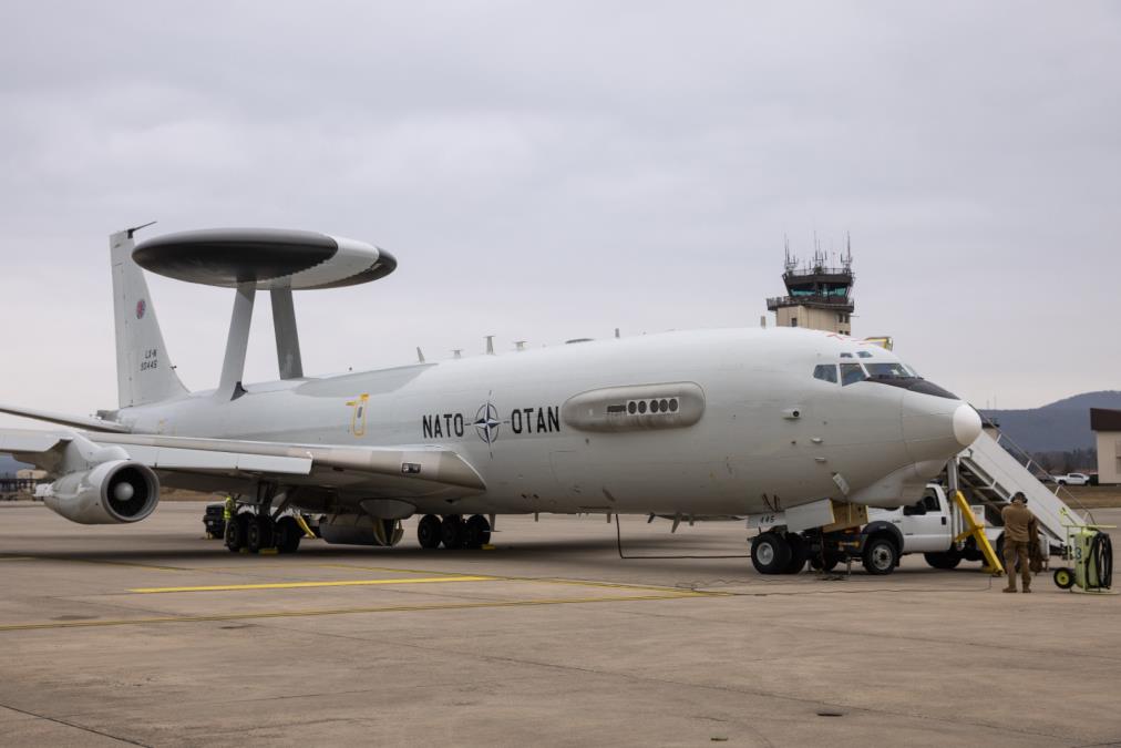 IRAN SE RUGA OBORENOM AVAKSU! POGLEDAJTE SLIKU! "Šta kažete, samo MALO je oštećen?" Galibaf objavio fotografiju PREPOLOVLJENOG aviona (VIDEO, FOTO)