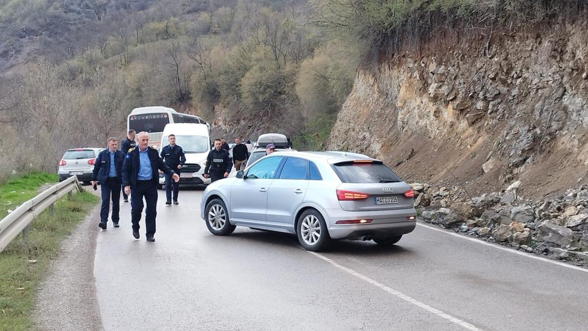  TRI POLICAJCA MUP-a SRBIJE PRIVEDENA NA JARINJU: Dvojica puštena, jedan zadržan