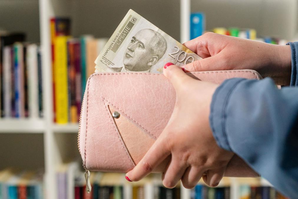 Tražnja eksplodirala, a radnika nema: Za ovaj posao zarada i do 1.300 dinara po satu, Beograd najskuplji