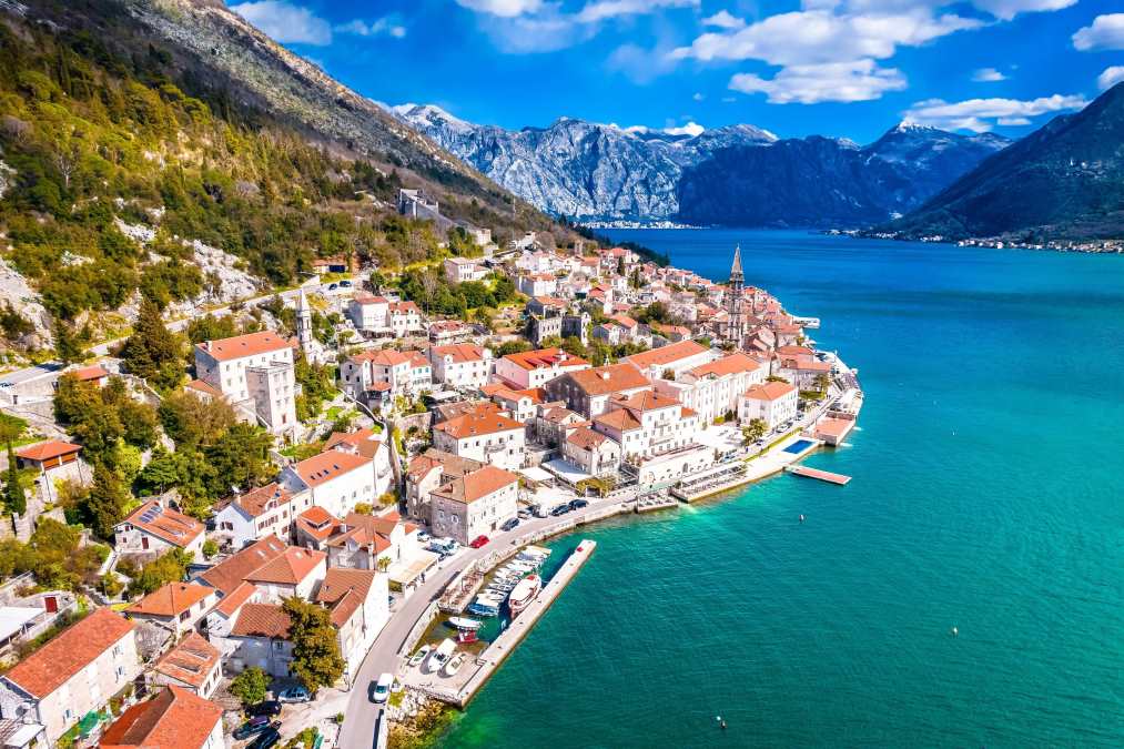 Detaljan vodič za put kolima do Crne Gore: Kako da izbegnete saobraćajni pakao, uštedite sate i ne platite kaznu od 2.000 evra