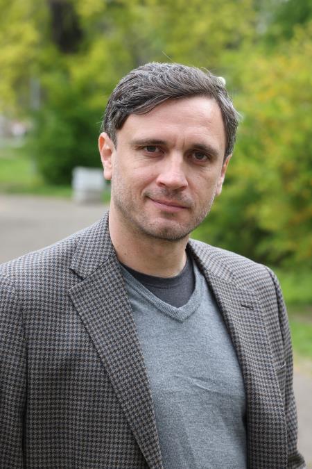 "Njen najveći adut je svedočanstvo o svim političkim podobnostima i nepodobnostima jednog vremena" Zlatan Vidović o značaju serije "Sumpor"  
