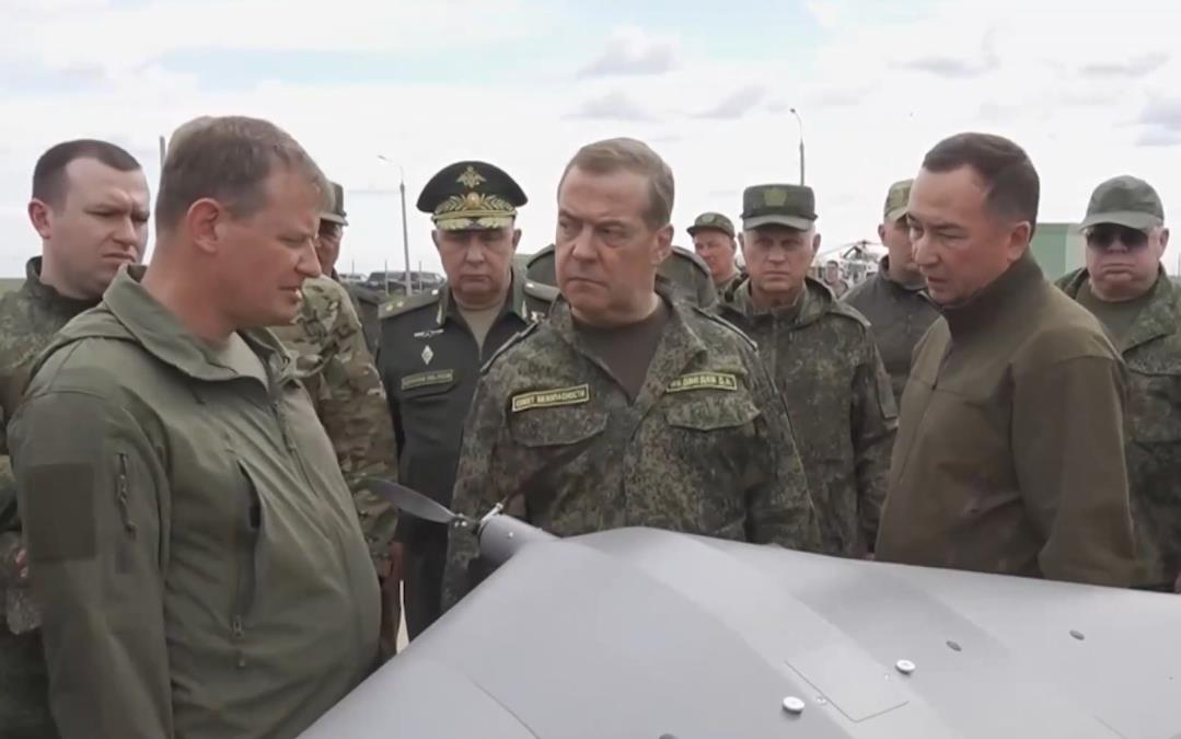 Dmitrij-Medvedev.jpg?ts=2025-04-26T20:41:00