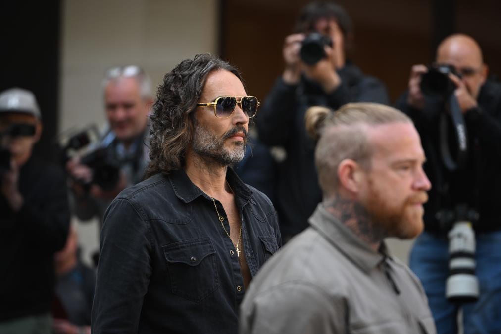 "Spavao sam sa 16-godišnjakinjom kad sam imao 30" Poznati glumac šokirao priznanjem, pa se sramno branio