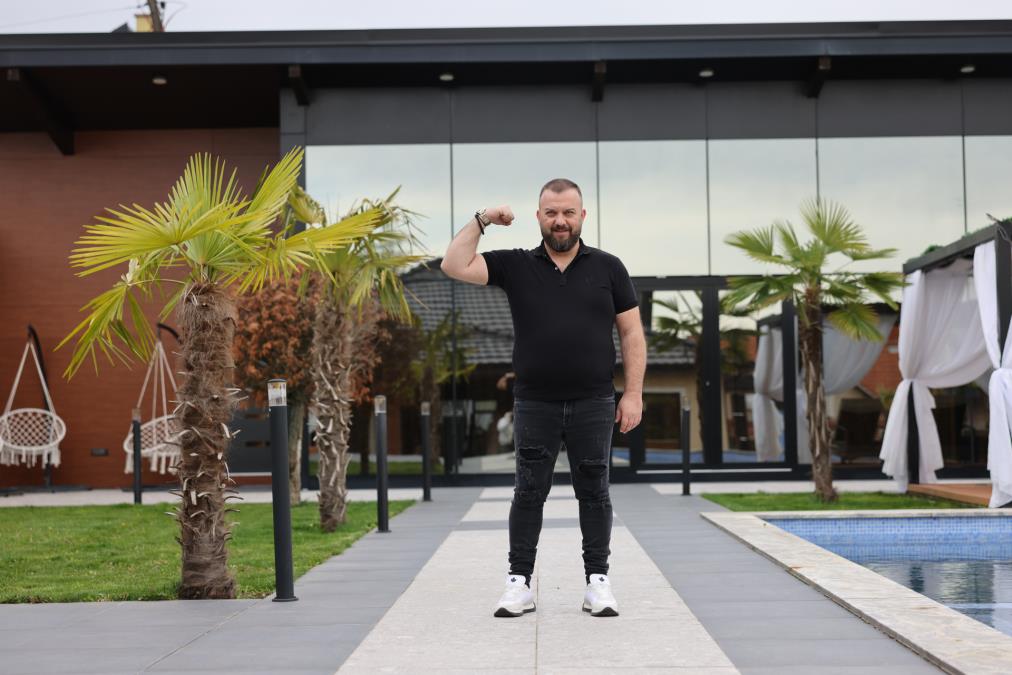 BORKO RADIVOJEVIĆ NAM JE POKAZAO SVOJU KUĆU OD MILION EVRA! Pogledajte kako harmonikaš živi u Petrovcu na Mlavi, ovo je neverovatno (FOTO)