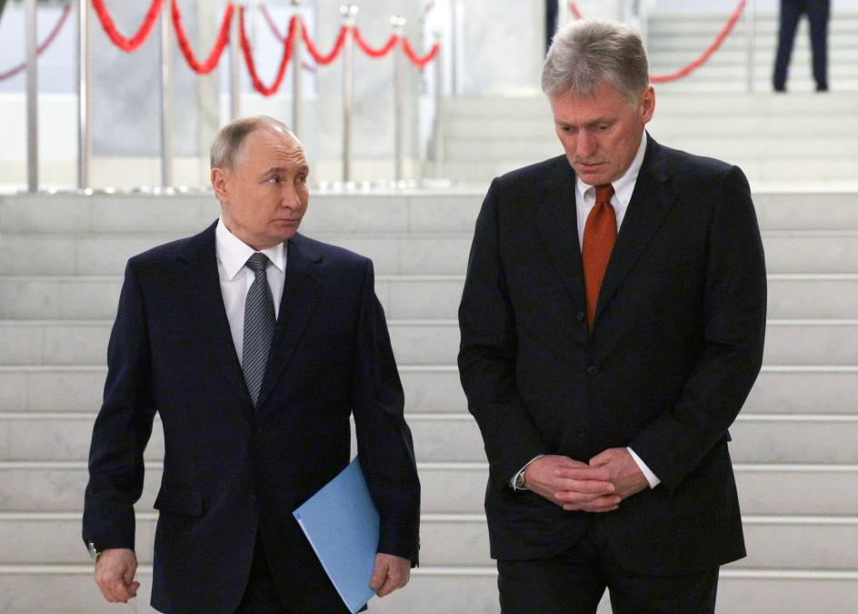 Peskov: Rusija pažljivo prati koje zemlje šalju oružje Kijevu