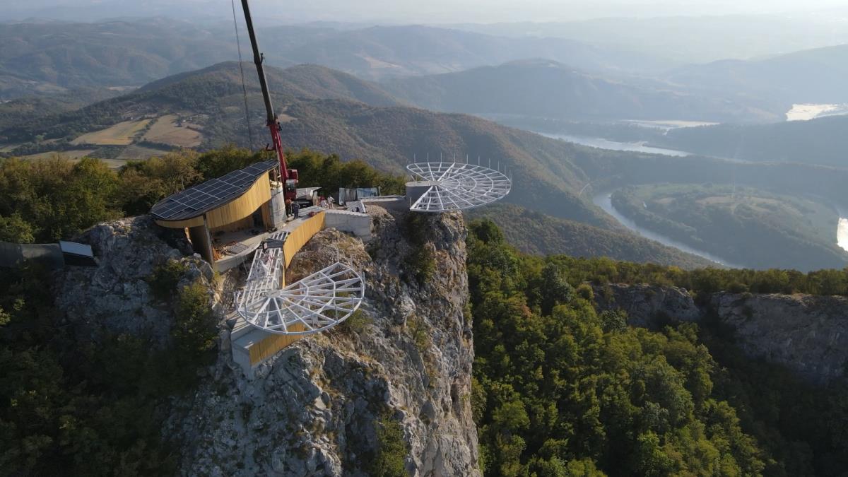PUT ĆE BITI KAO PISTA! Asfaltira se put do "kablarske balerine", čuda od stakla na Kablaru! Saobraćaj se obustavlja od 4. do 7. maja