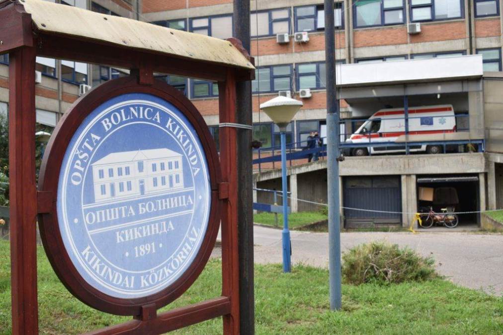 POVREĐENA DVOJICA RADNIKA U FABRICI U KIKINDI: Jedan zadobio povredu oka i prebačen u Novi Sad