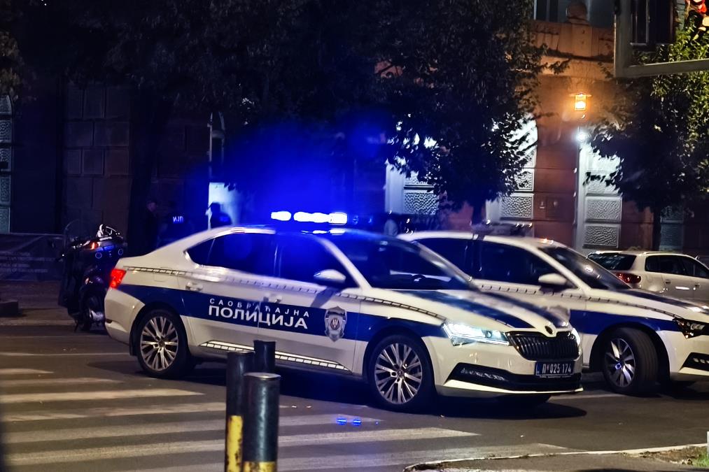 POSVAĐALI SE U PREVOZU, IZBO GA NA STANICI Drama u Beogradu: Naočigled građana izvadio nož i nasrnuo na čoveka