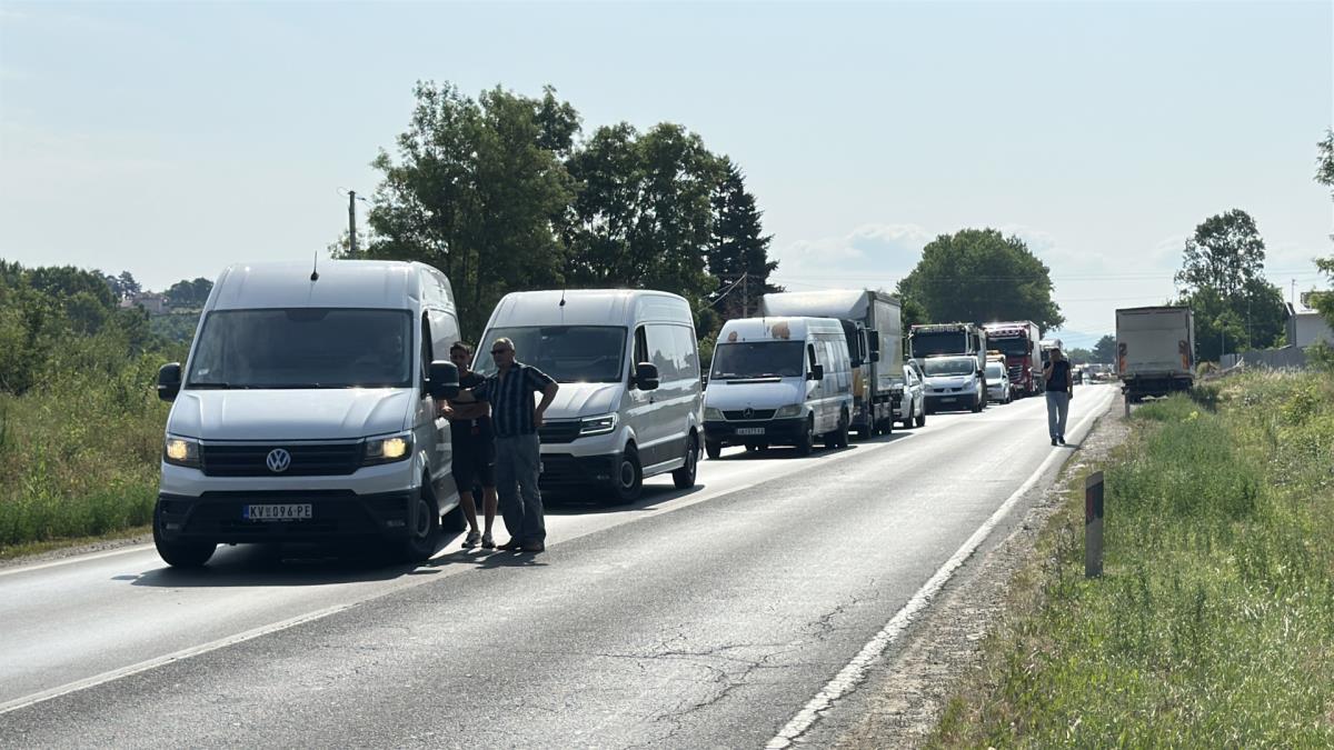 TEŠKA NESREĆA NA JADRANSKOJ MAGISTRALI! Mladić (30) prešao preko duple pune i poginuo u DIREKTNOM SUDARU, žena se bori za život