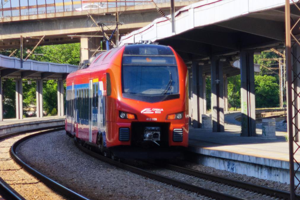 VOZ IZLETEO IZ ŠINA KOD LOVĆENCA: Železnički saobraćaj bio obustavljen, poznato šta je sa putnicima!