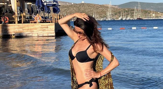 "ĆERKA ME PITALA ZAŠTO DRUGE MAME KUVAJU, A JA NE" Voditeljku muž ostavio zbog 21 godinu mlađe, a ona progovorila o majčinstvu: Izašla bih s telesnim povredama