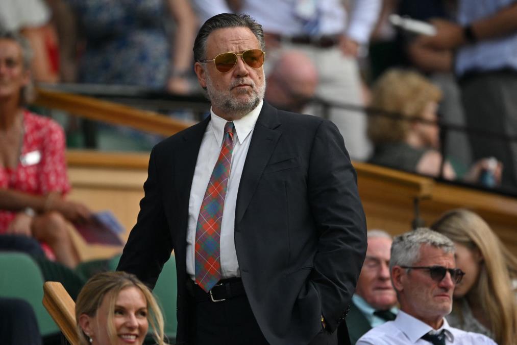 Bio je ulični pevač, konobar i berač voća, a evo šta radi noću kad ne može da zaspi: 10 činjenica o Raselu Krouu koje niste znali