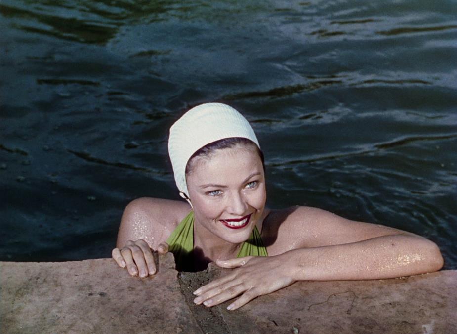 Slavnu glumicu obožavateljka poljubila i prenela strašnu bolest: Ćerku rodila gluvu i slepu, pa skrenula s uma