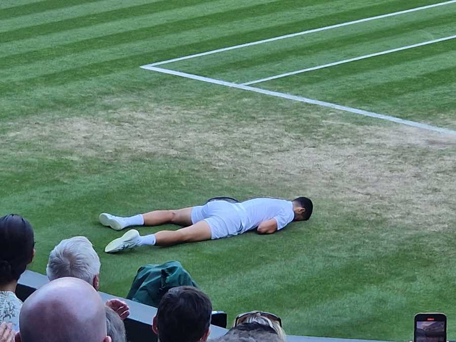 Novak-Djokovic-pao-na-travu.jpg?ts=2025-07-09T20:39:37