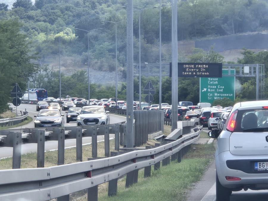 Vozači, obratite pažnju! Sutra radovi na deonicama puteva u smeru Niš - Beograd i Novi Sad - Beograd