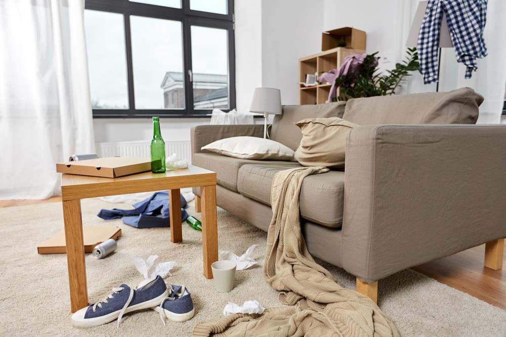 Pojedini vlasnici apartmana u Grčkoj na mukama: Gosti ostavljaju sobe veoma lošem stanju, puno je đubreta, pa i prljavih sudova!