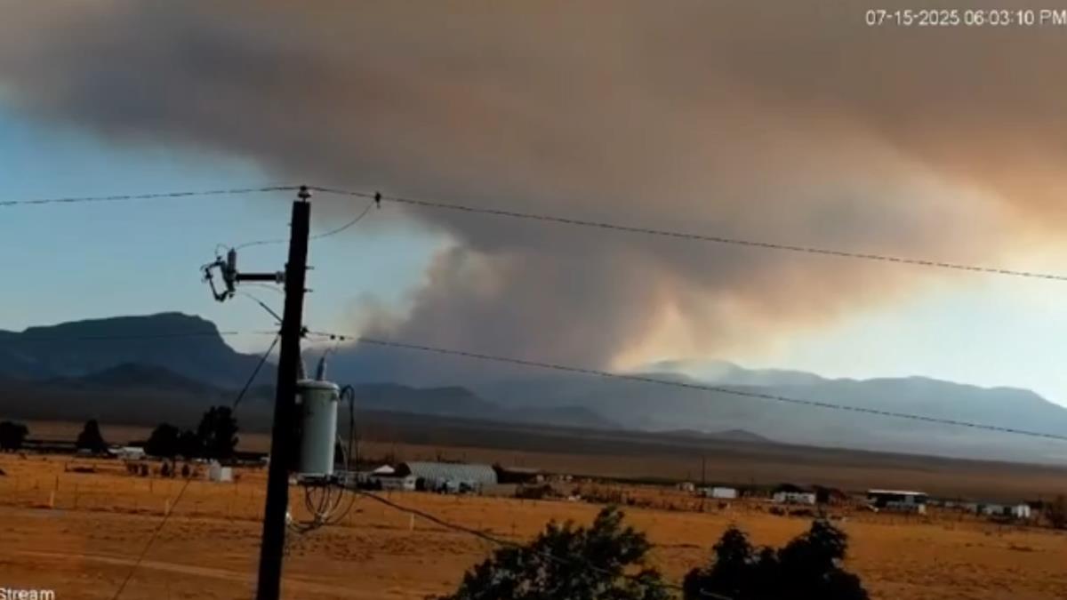 UZBUNA! AMERIČKA OBLAST 51 U PLAMENU! Dim prekrio nebo, opet kolaju razne priče o NLO! (VIDEO)