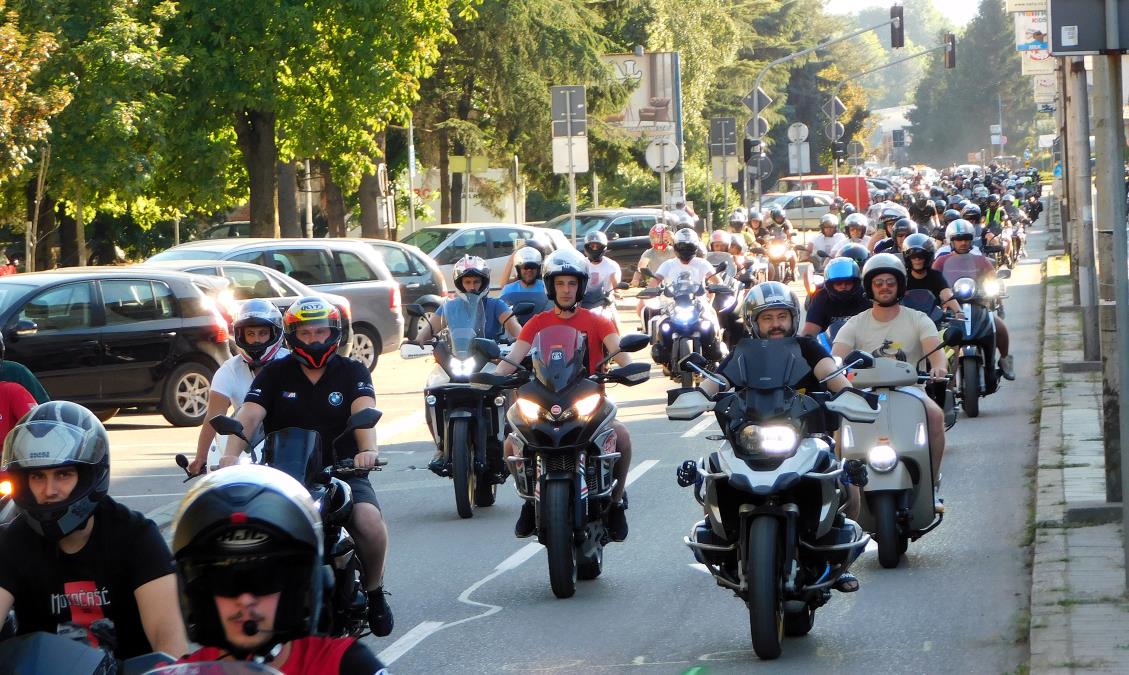 Završeno ‘’Motočašće 2025.’’ u Loznici: Jubilarno 15. druženje bajkera zatvoreno nastupom grupe S.A.R.S.