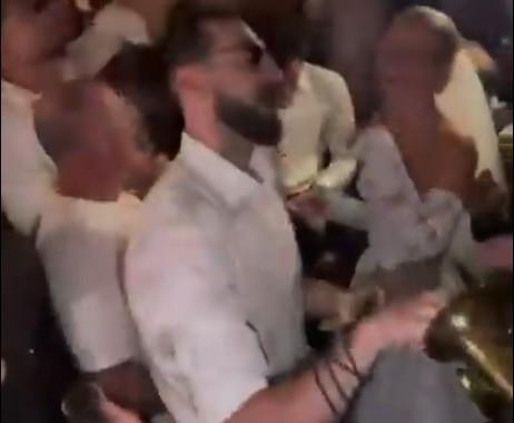 KAKAV CAR! SLAVNI EVROPSKI KOŠARKAŠ KITIO TRUBAČE, PA ZAPEVAO ČUVENI SRPSKI HIT! Napravio feštu na Vildozinoj svadbi, snimci su "srušili" društvene mreže