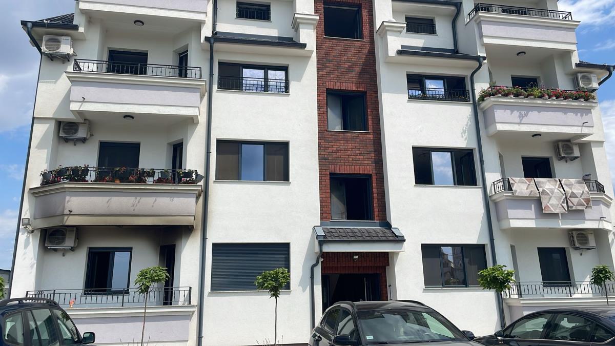 Dekle, ki je skočilo skozi teraso v Surčinu, opisuje grozljive podrobnosti požara