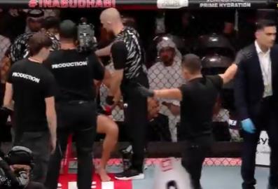 Šok v UFC-ju: Grozljiva poškodba prekinila dvoboj, Američan izpisal zgodovino